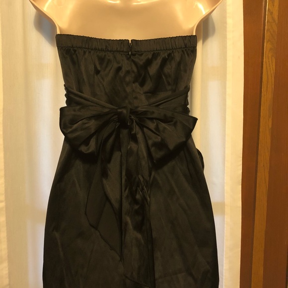 Snap Black strapless satin dress - Picture 3 of 5